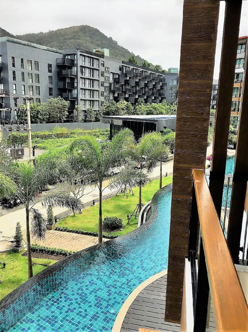 Отель The Lunar Patong