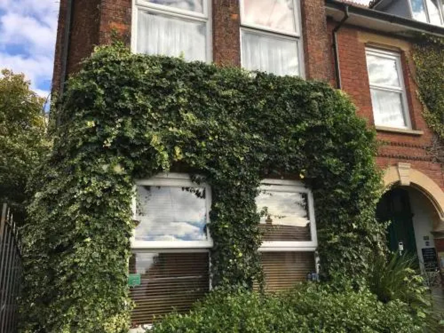 Oak Tree Guest House