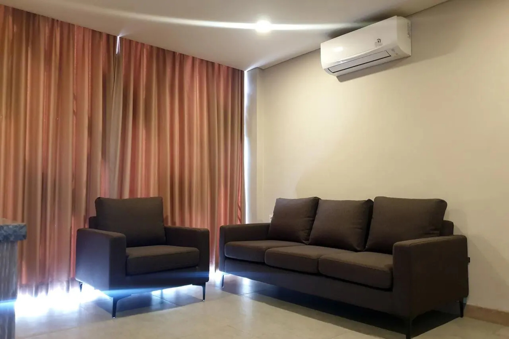 Capital O 3947 Akarsa Seahorses