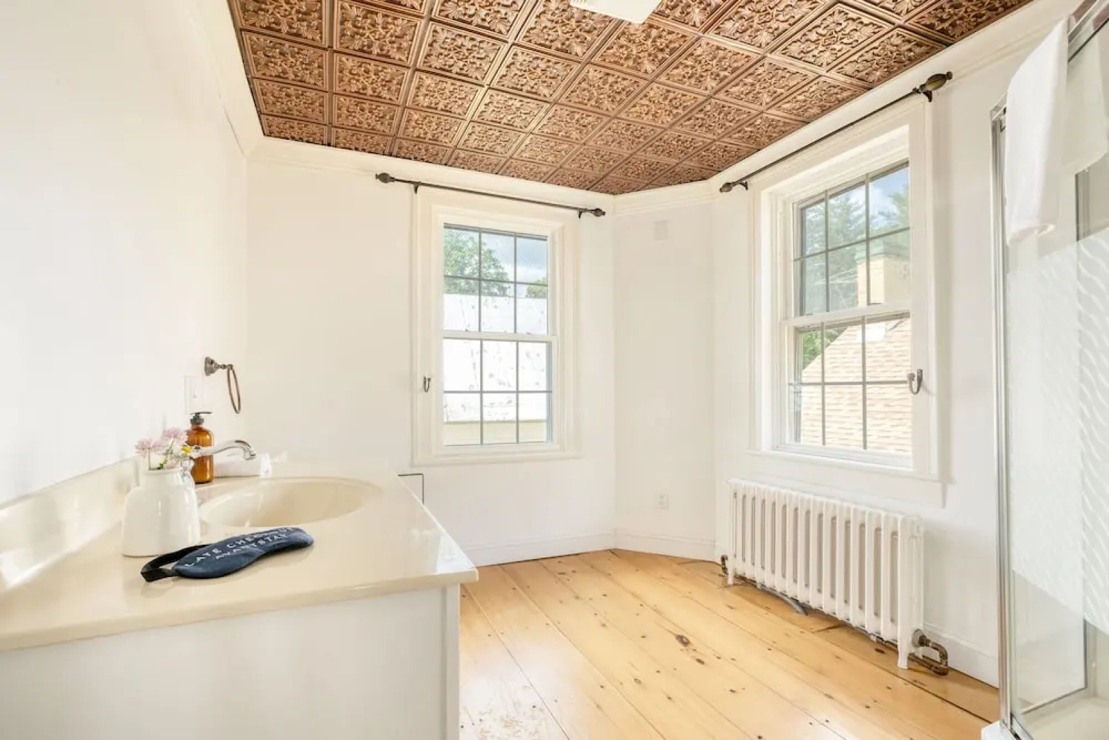 Daffodil by Avantstay Countryside Retreat in Historic Home w/ Large Backyard