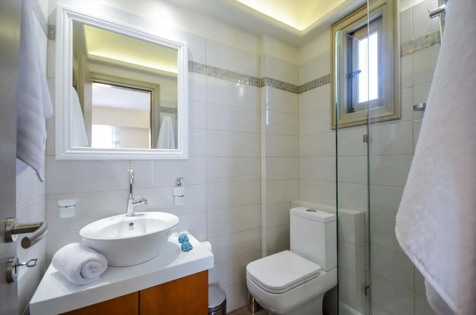 Ormos Holiday Studios