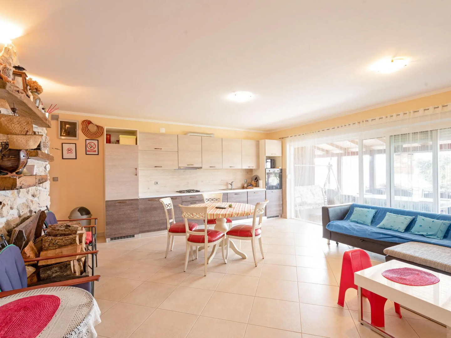 Modern Holiday Home in Mandre with Barbeque