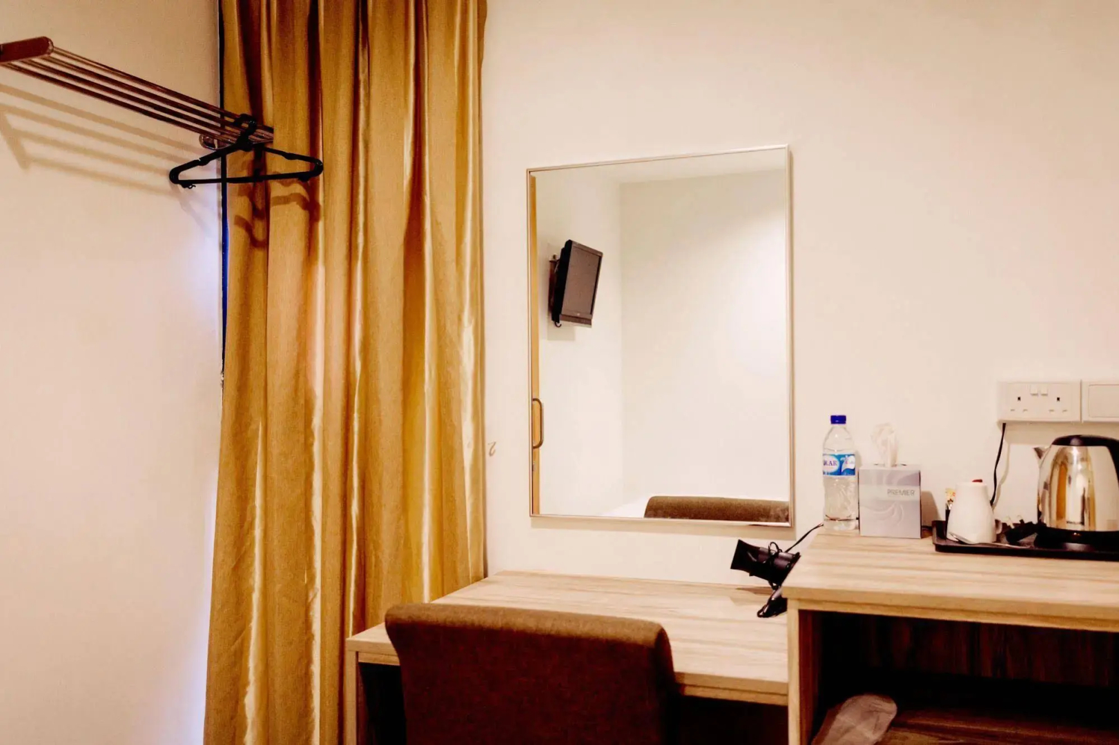 Victoria Hotel, a NuVe Group Collection