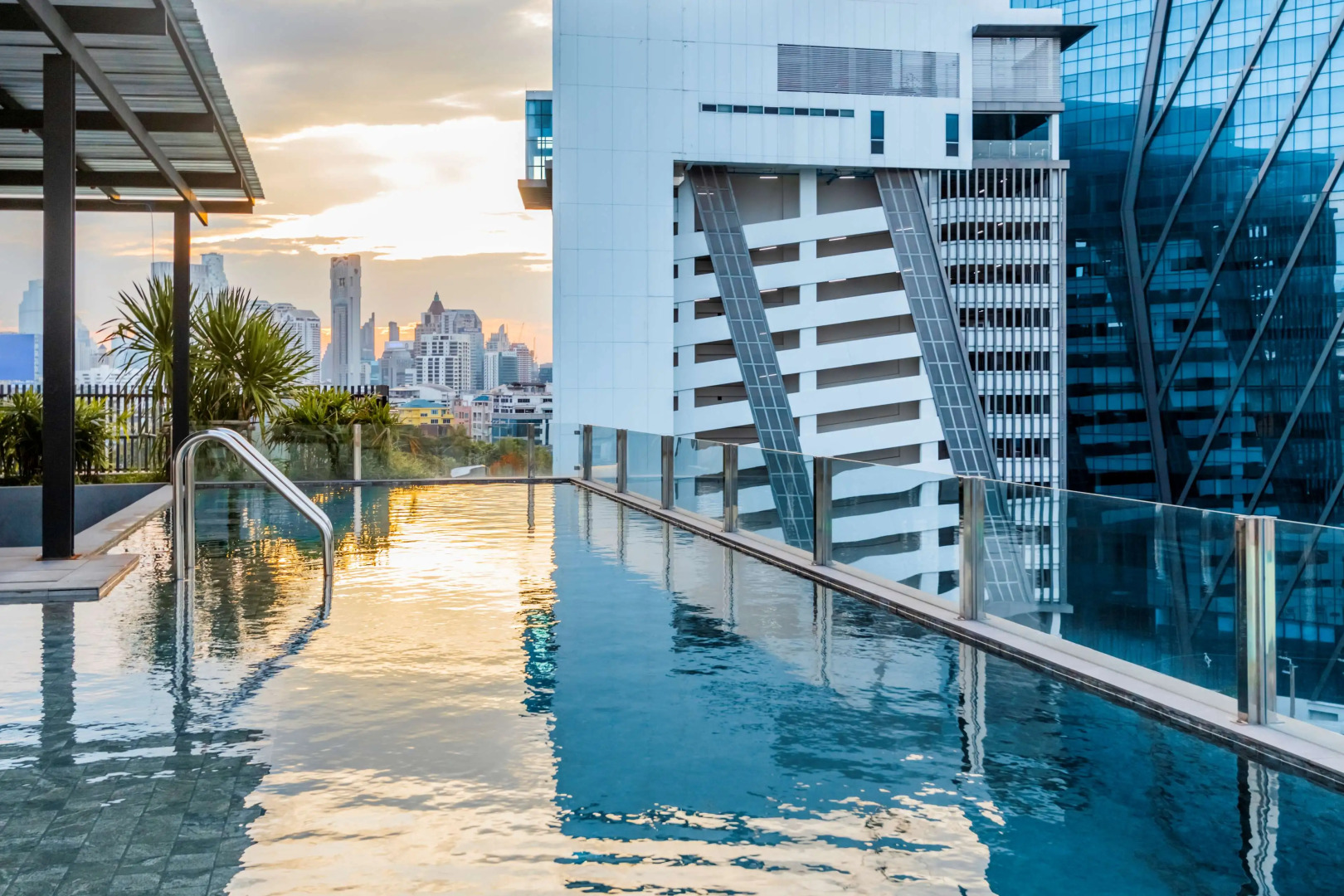 Seekers Finders Rama IV Hotel, SureStay Collection by BW