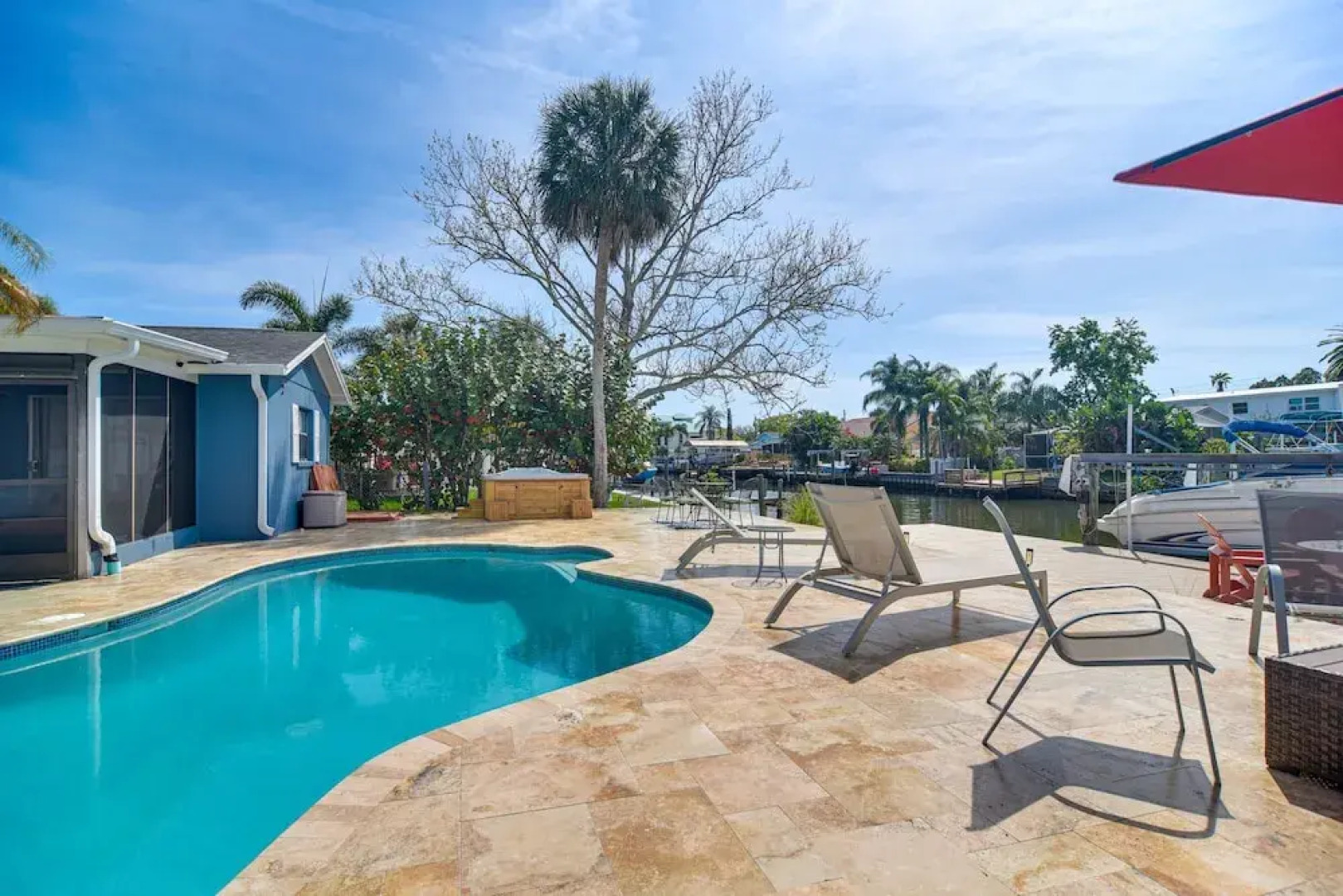 Waterfront Oasis w/ Hot Tub ~ 10 Mi to Dtwn Tampa