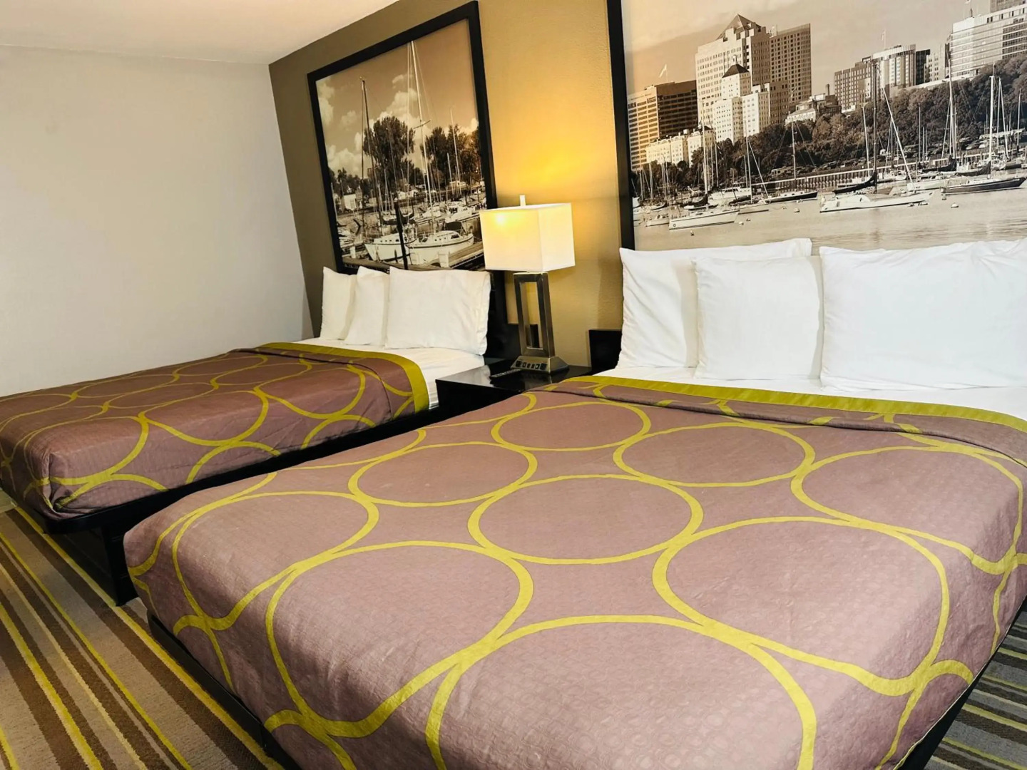 Delavan Inn and Suites