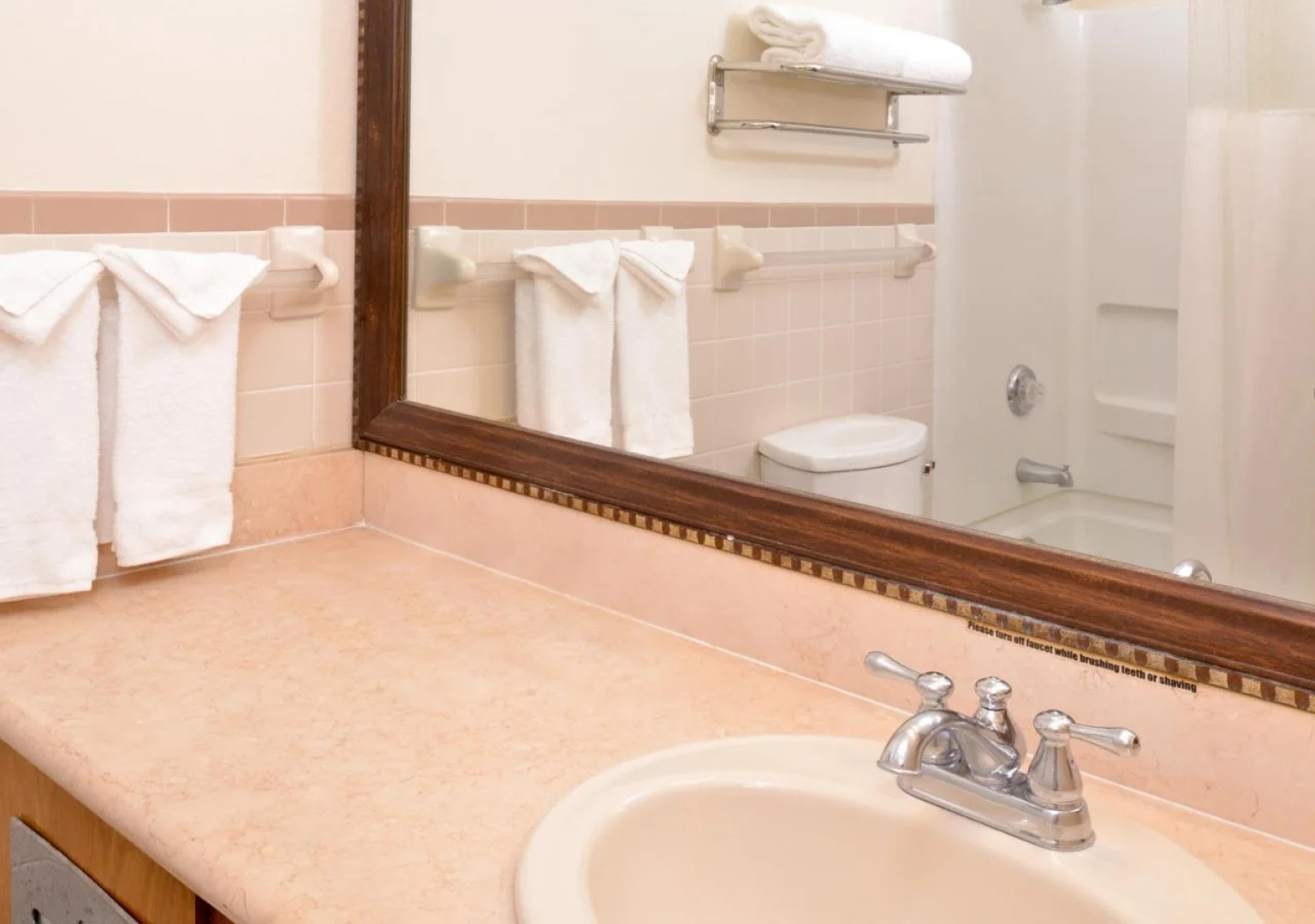 Red Lion Inn & Suites Cathedral City