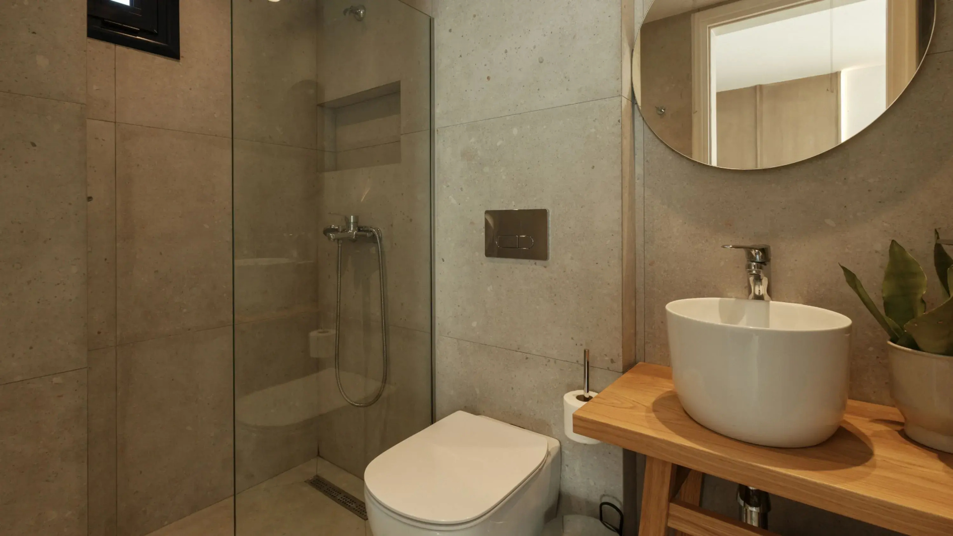 Nami Hotel & Suites