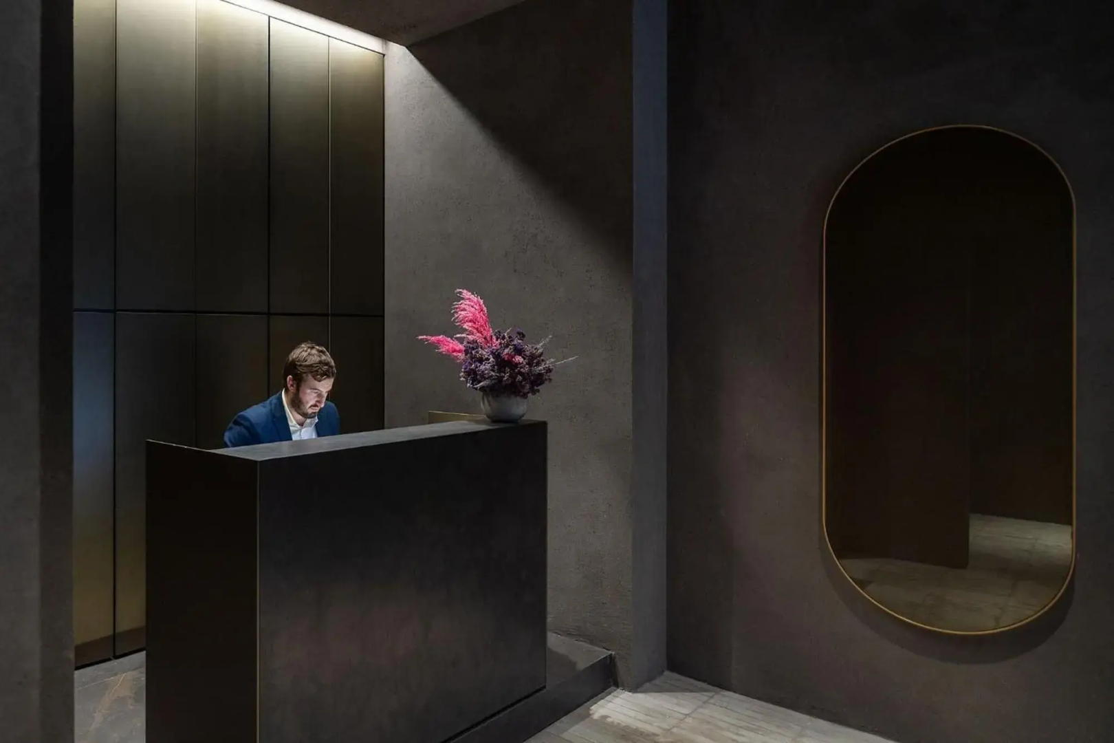 Hotel Scenario