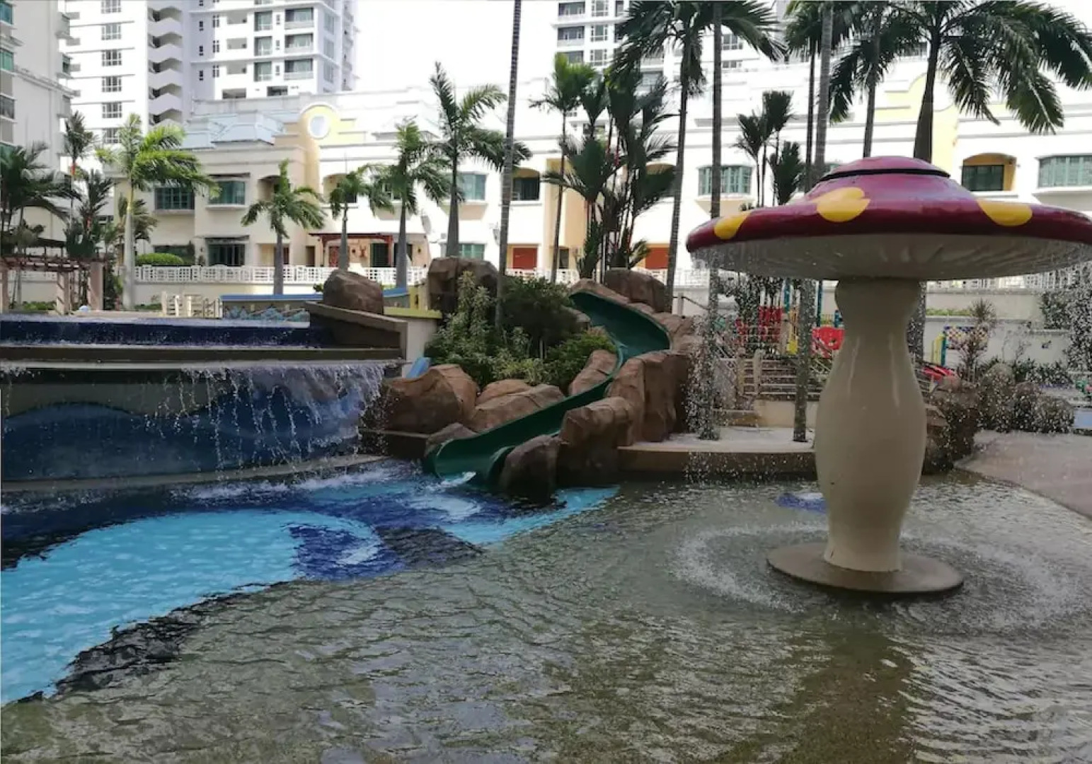 Luxurious Condo Near Gurney