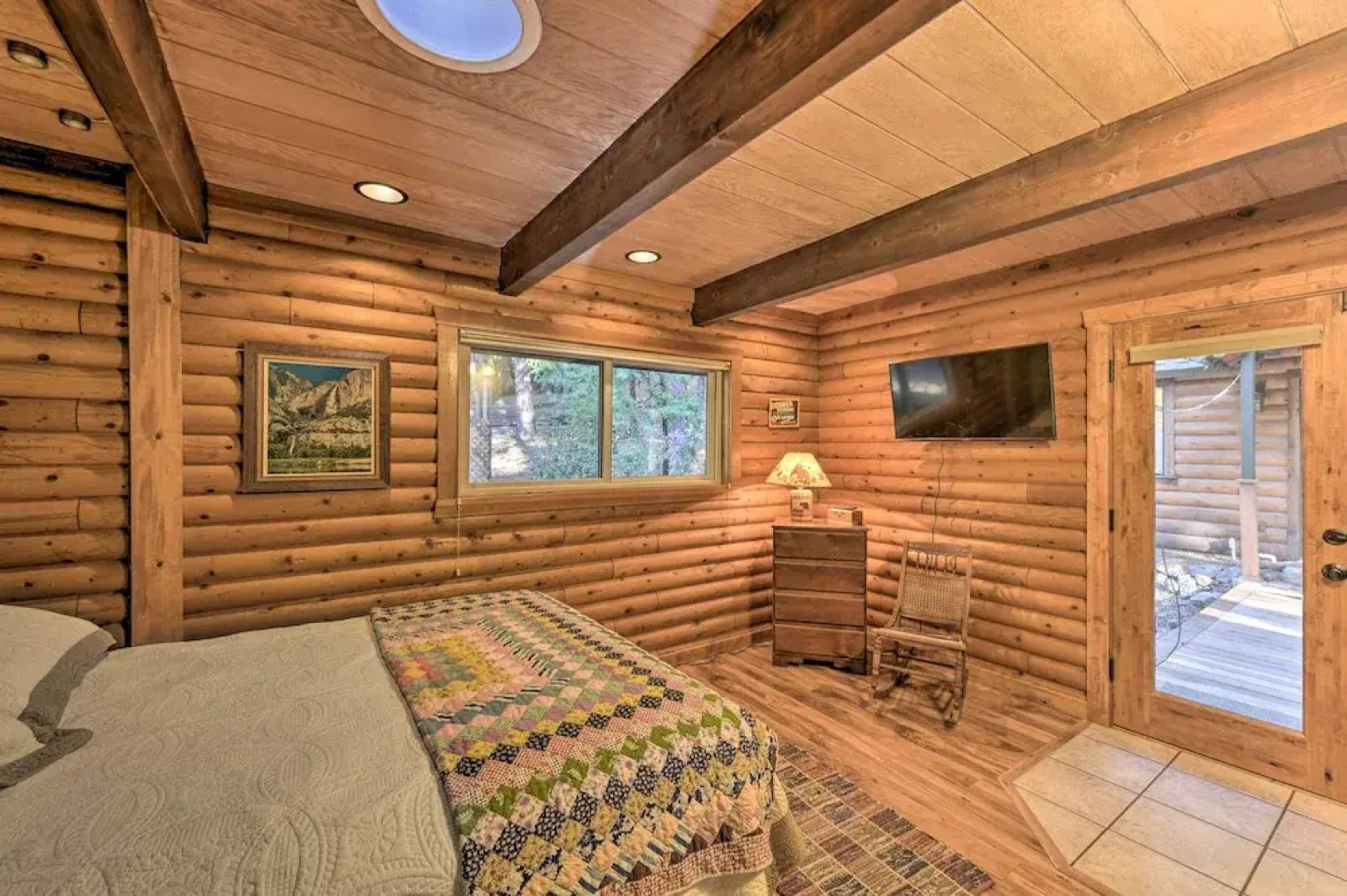 Near Vineyards: Cabin w/ Hot Tub in Pollock Pines!