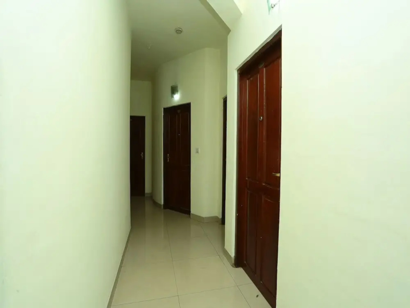 OYO 11492 Gateway Inn