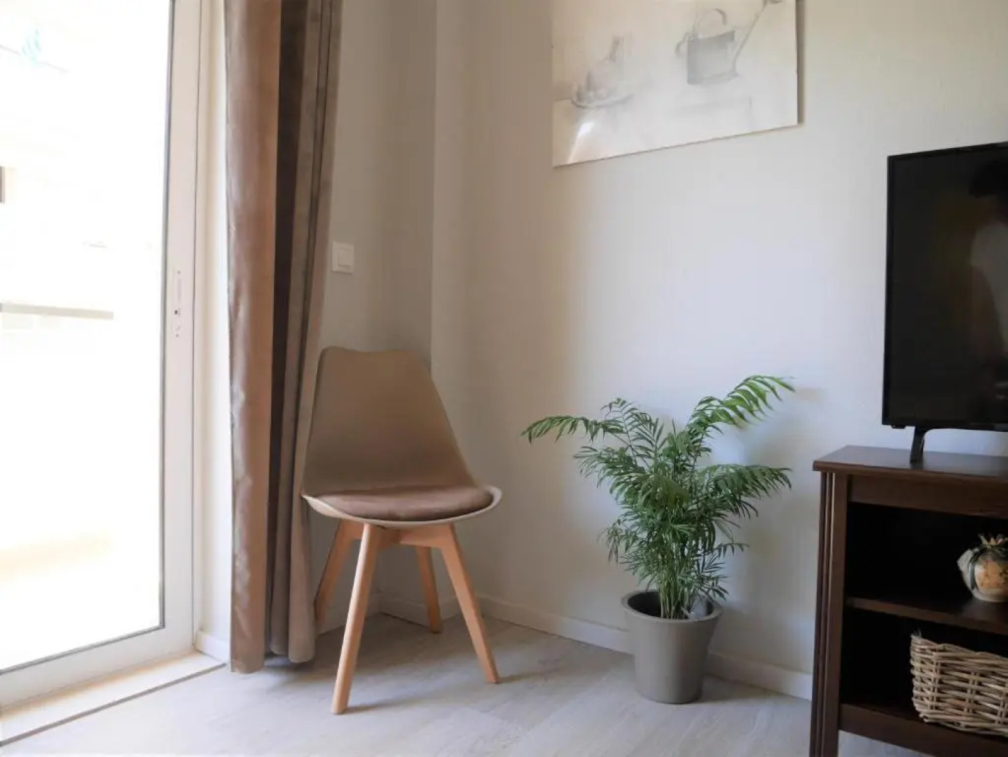 Porto Plaza City Center Apartment AC/Wifi