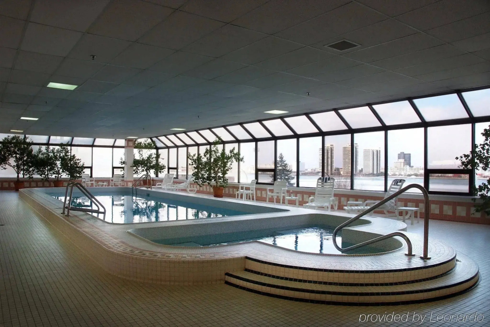 DoubleTree by Hilton Windsor Hotel & Suites