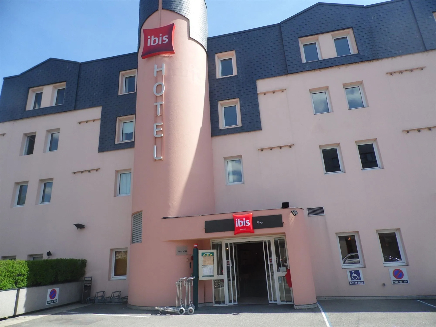 ibis Gap Centre