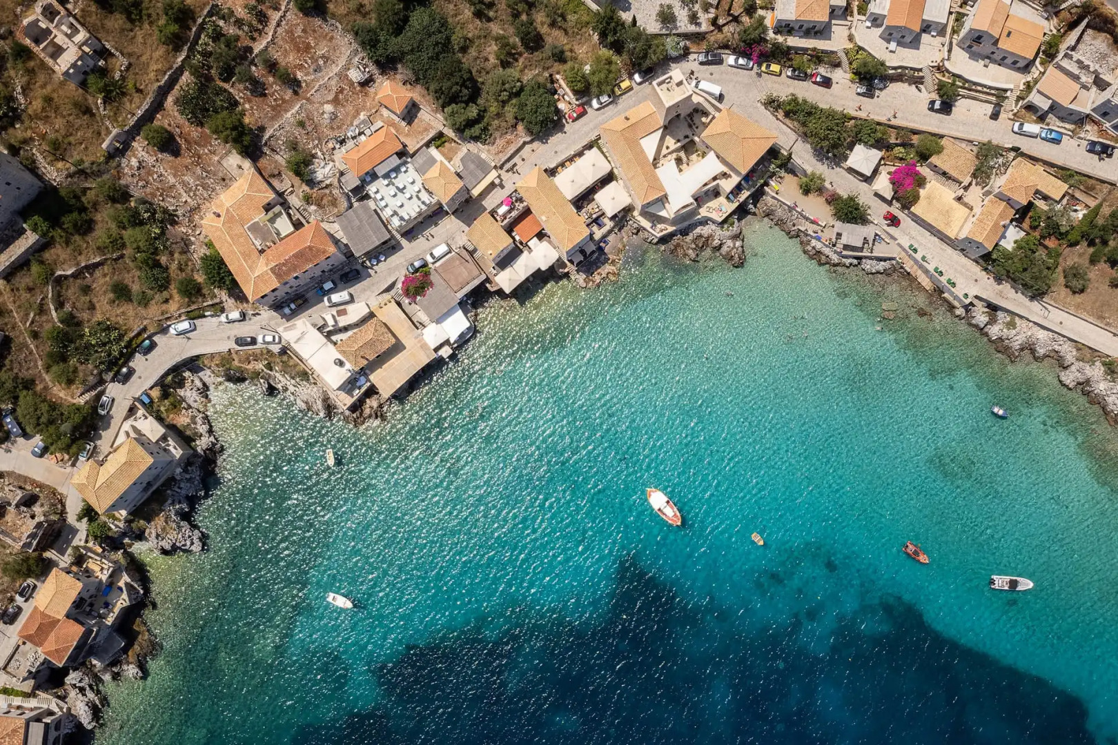 Trapela Limeni Luxury Suites