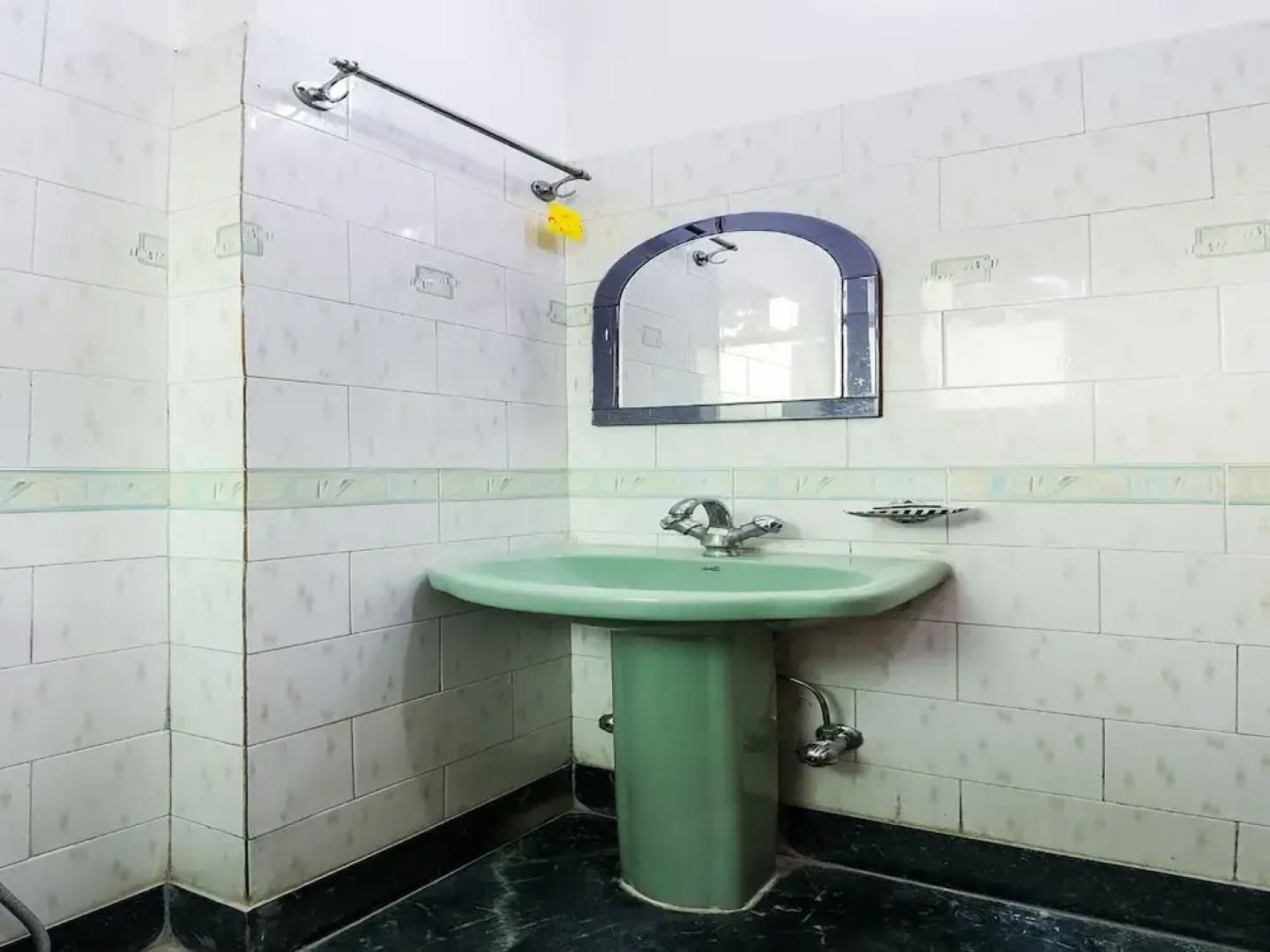 OYO 30121 Hotel Shanti Inn