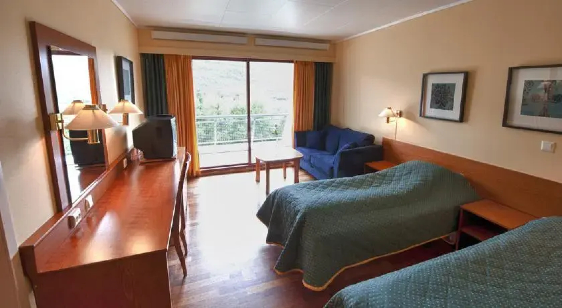 Ulsteinvik Vandrerhjem og Sommerhotell