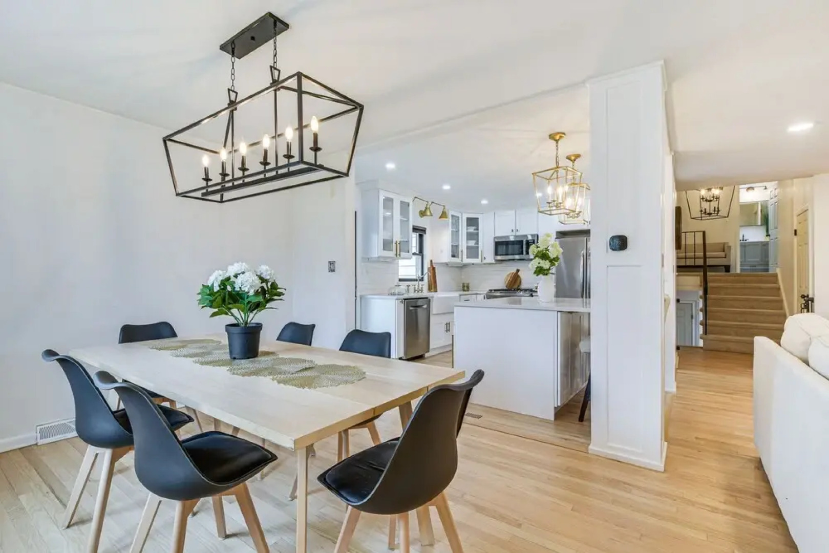 Family-friendly Villa Park Home: 16 Mi to Chicago!, Villa Park