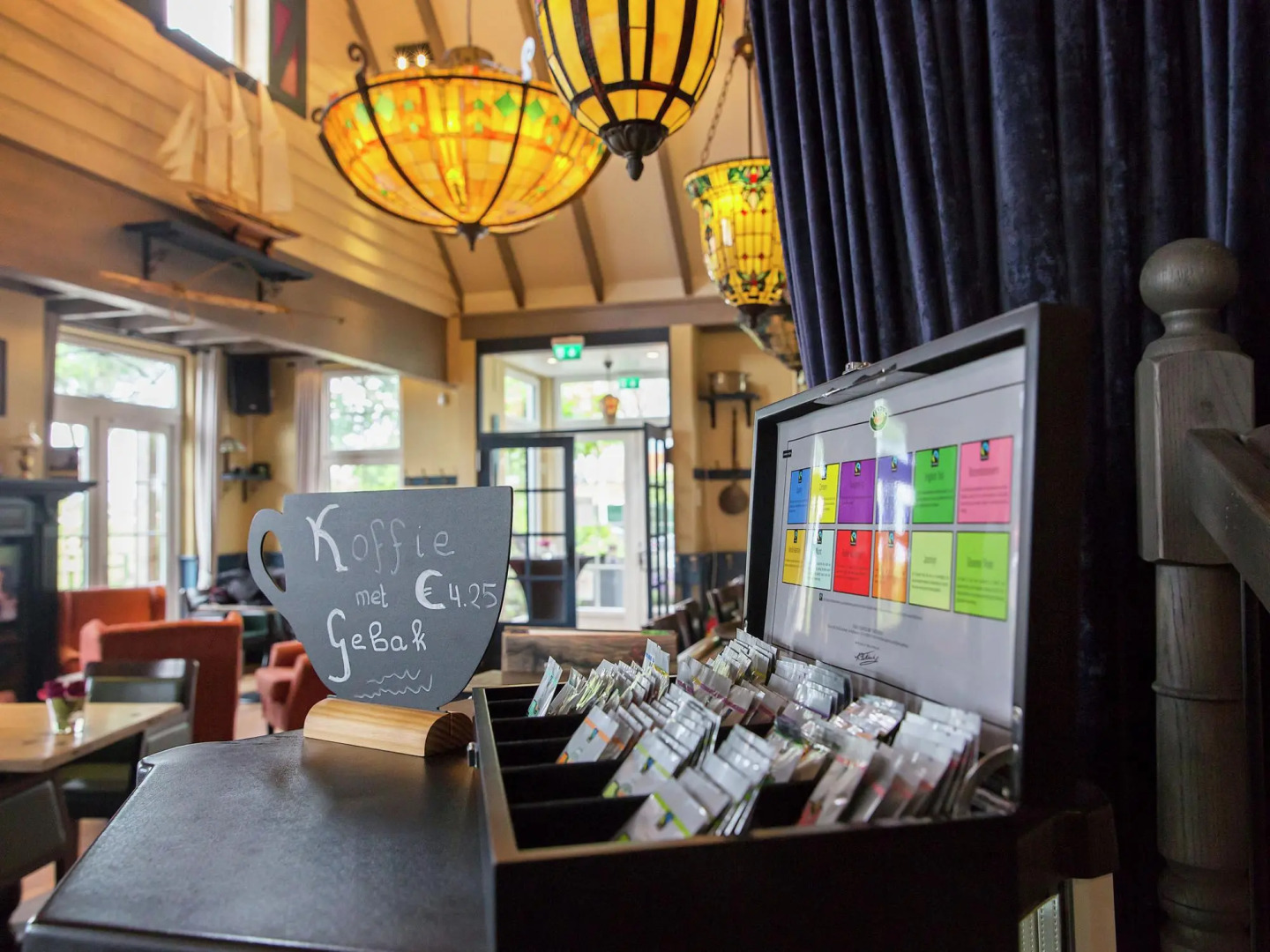 Chalet w/ Garden in Zaan Style