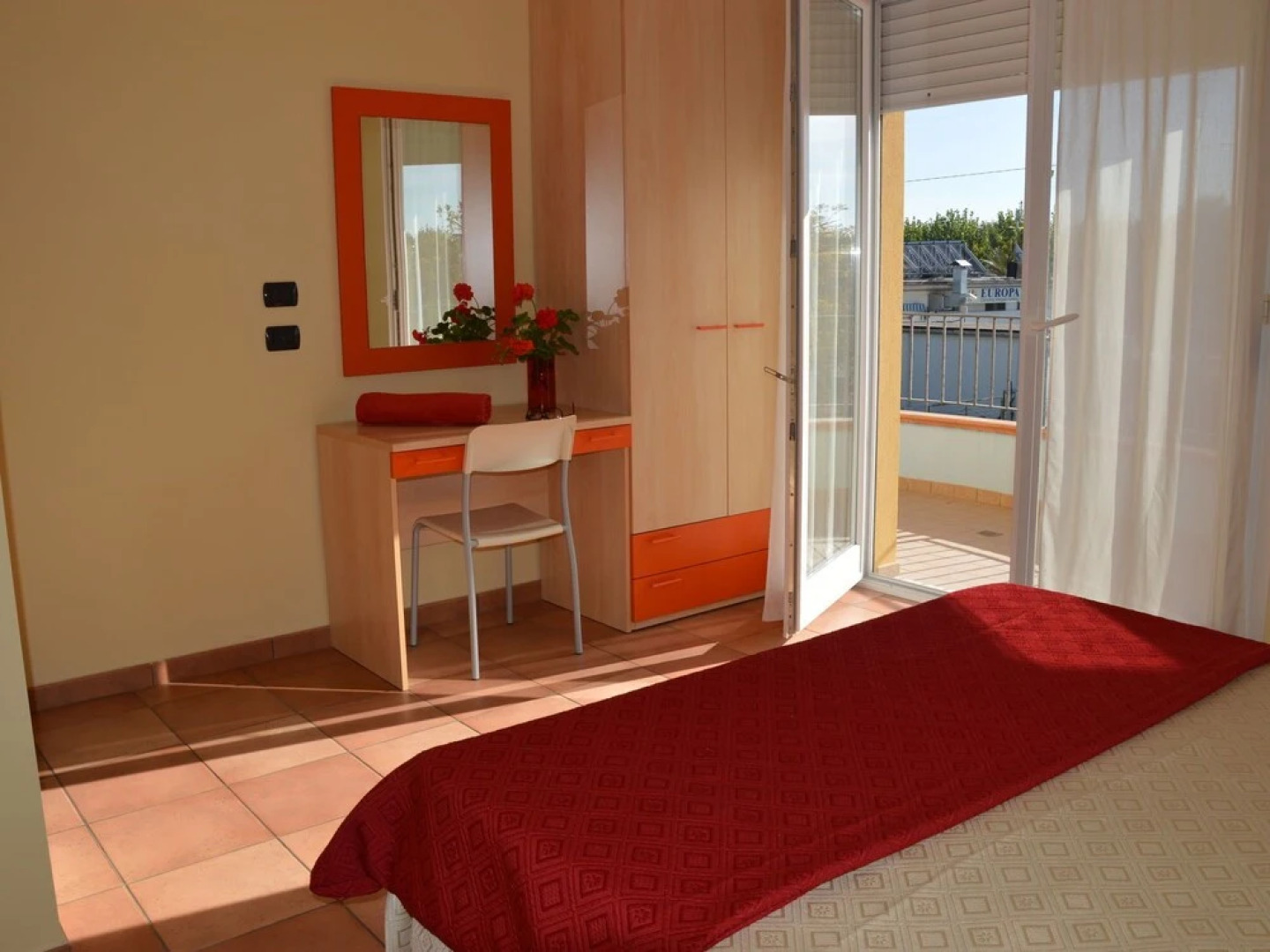 House in Residence With Swimming Pool, Near the Sea