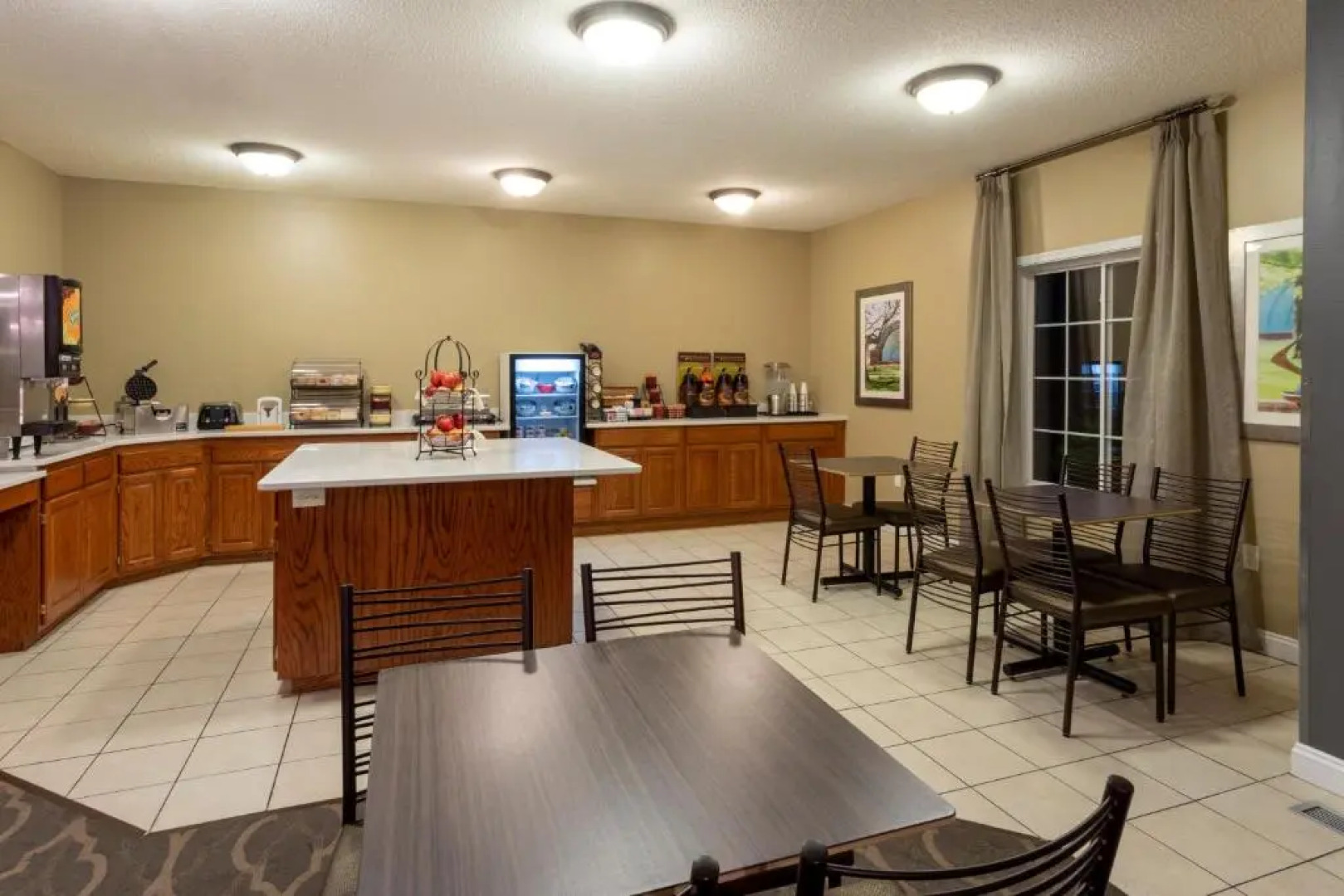 GrandStay Hotel & Suites