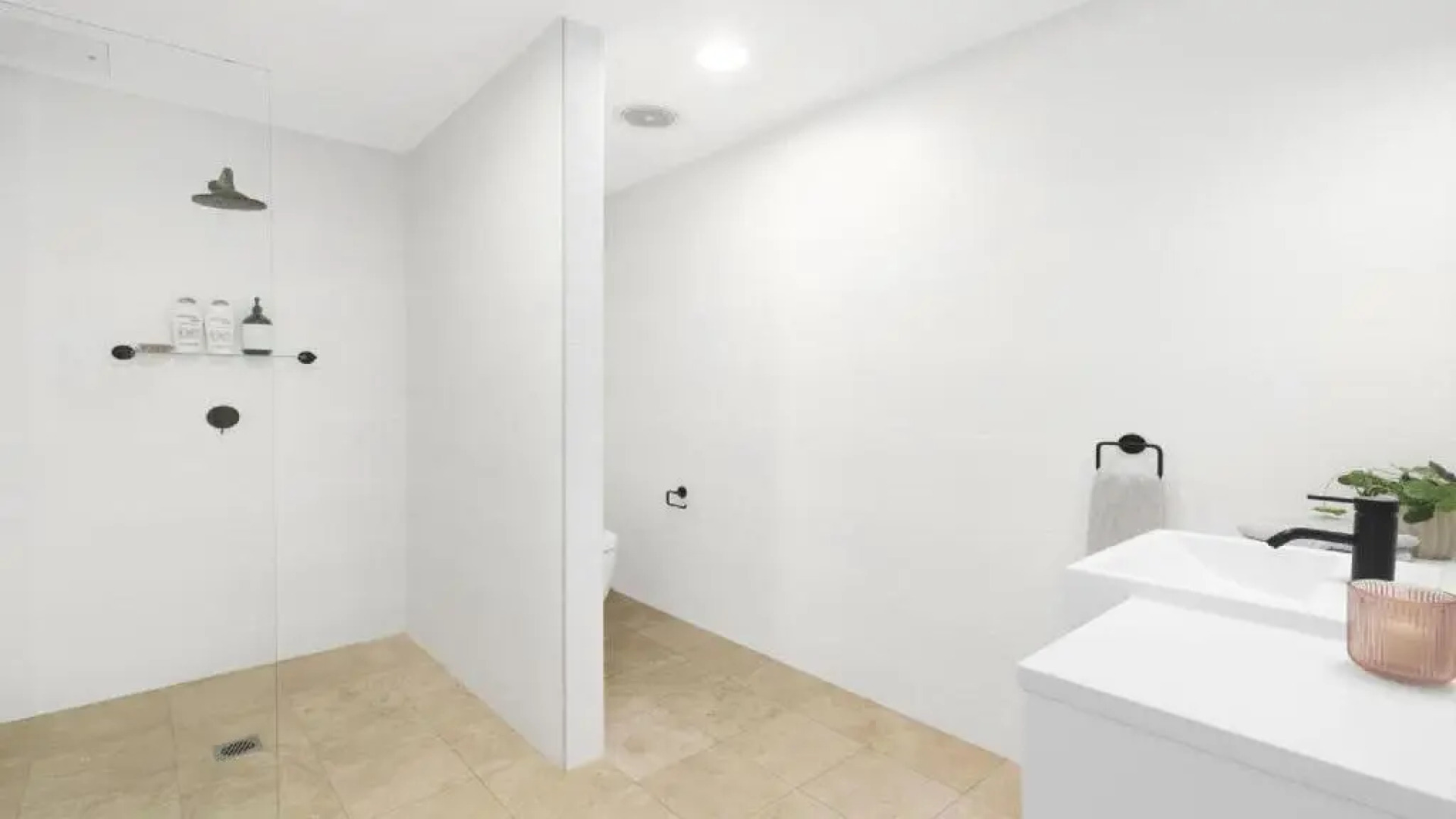 Rockpool 101 - In the heart of Terrigal