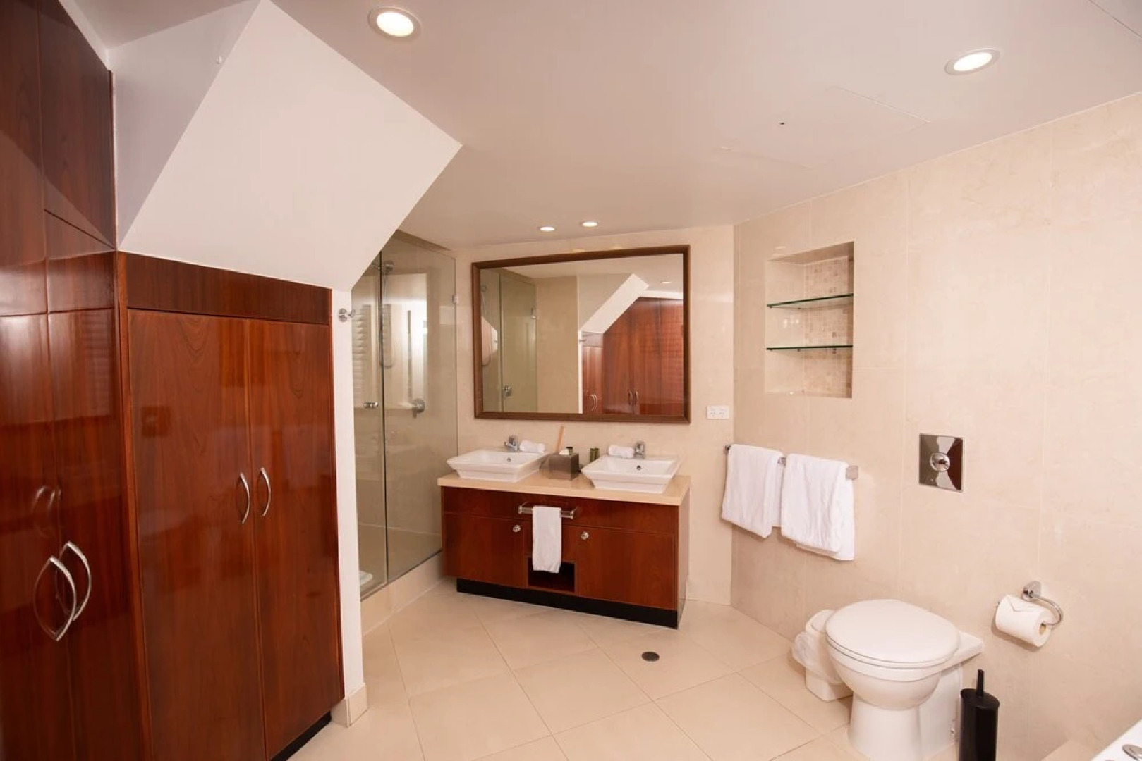 71 Hastings Street - Beachfront