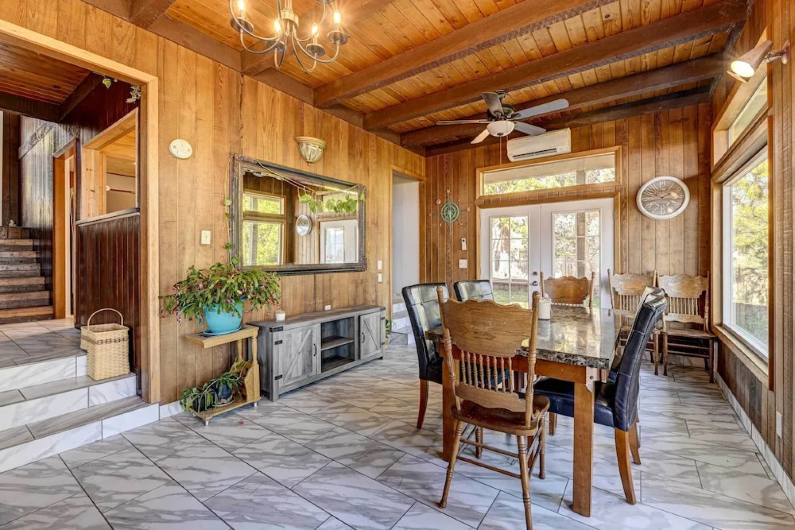 Pet-friendly Grants Pass Home w/ Hot Tub!