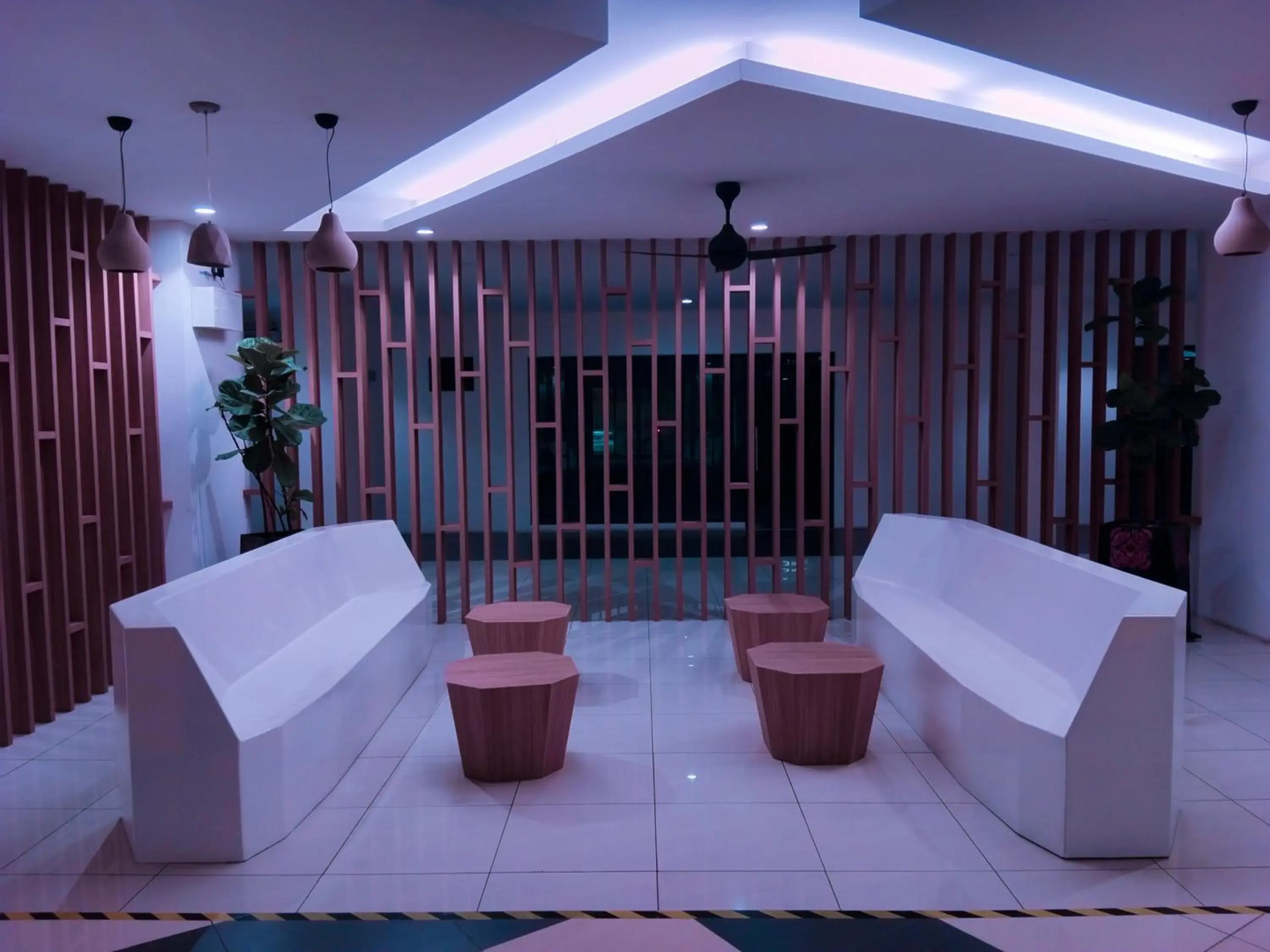 Comfortable18 3R2B 7pax Meritus Perai