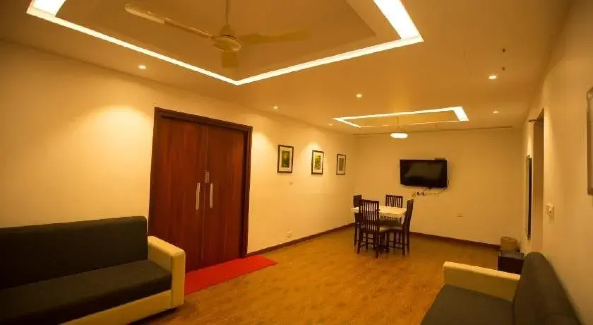 Hotel Devaragam