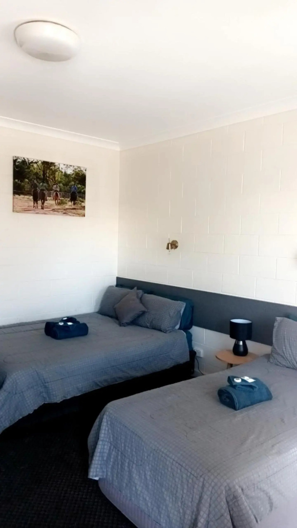 Central Point Motel
