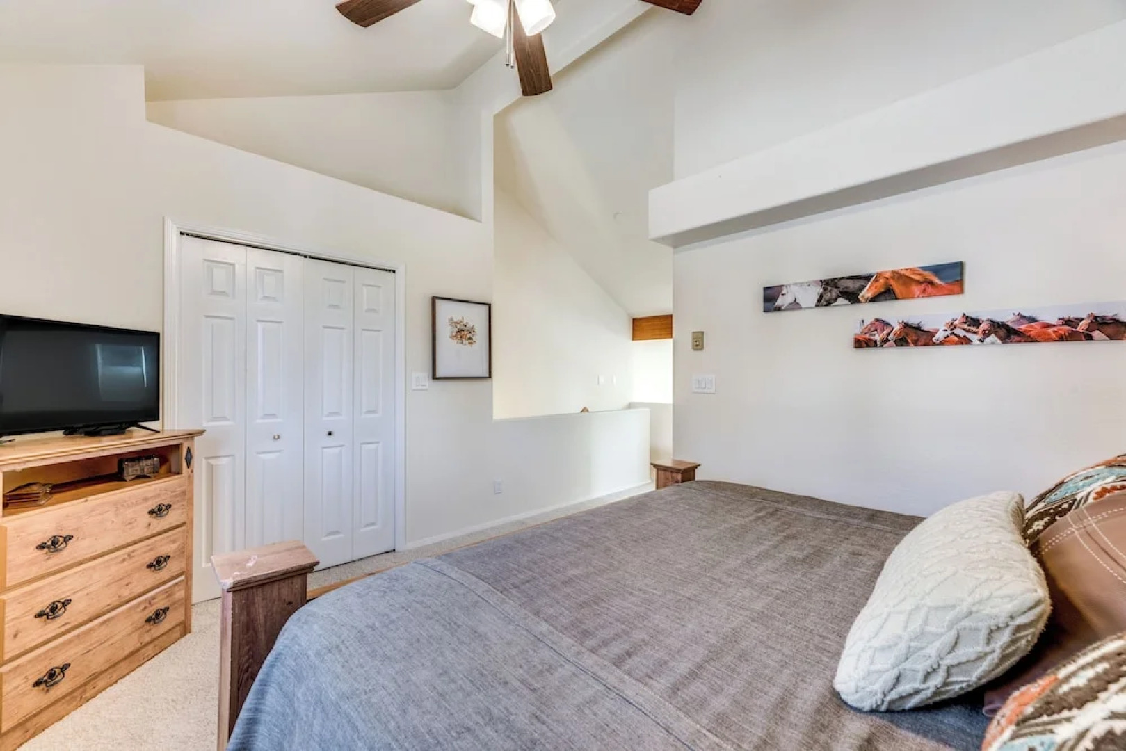 Bright Townhome - 1 Mile to Downtown Cloudcroft