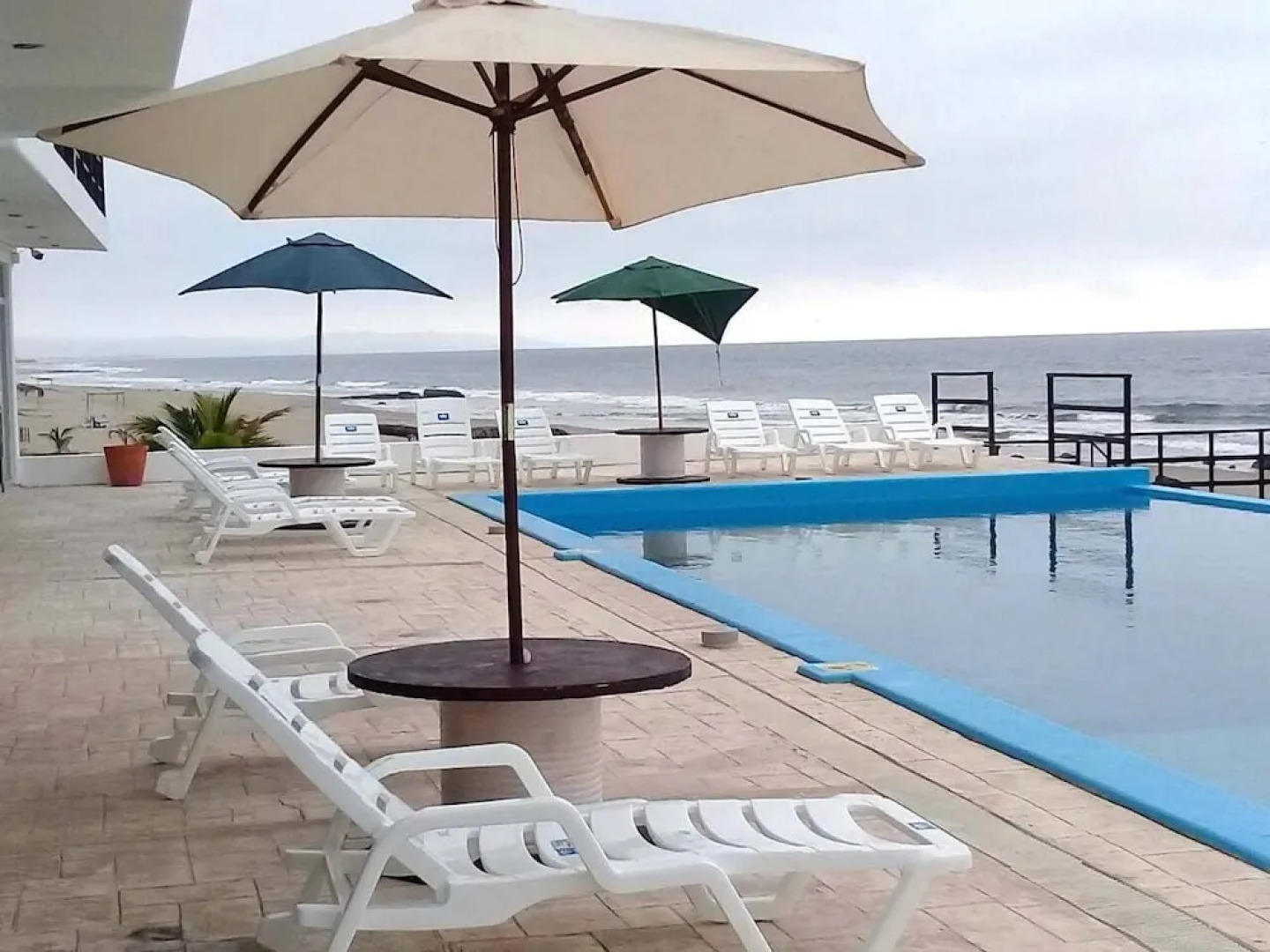 Peru Hosting De Punta Sal