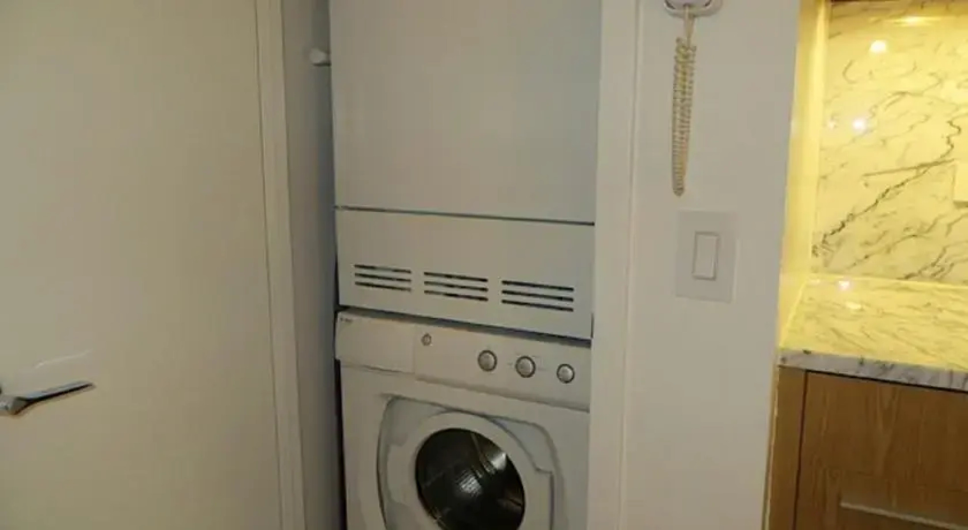 Studio Apartment - Wall Street