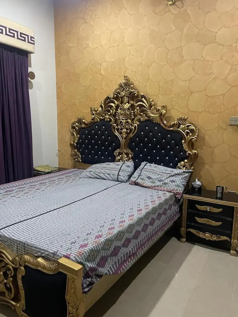 Warraich Villa gt Raod Gujrat Entire