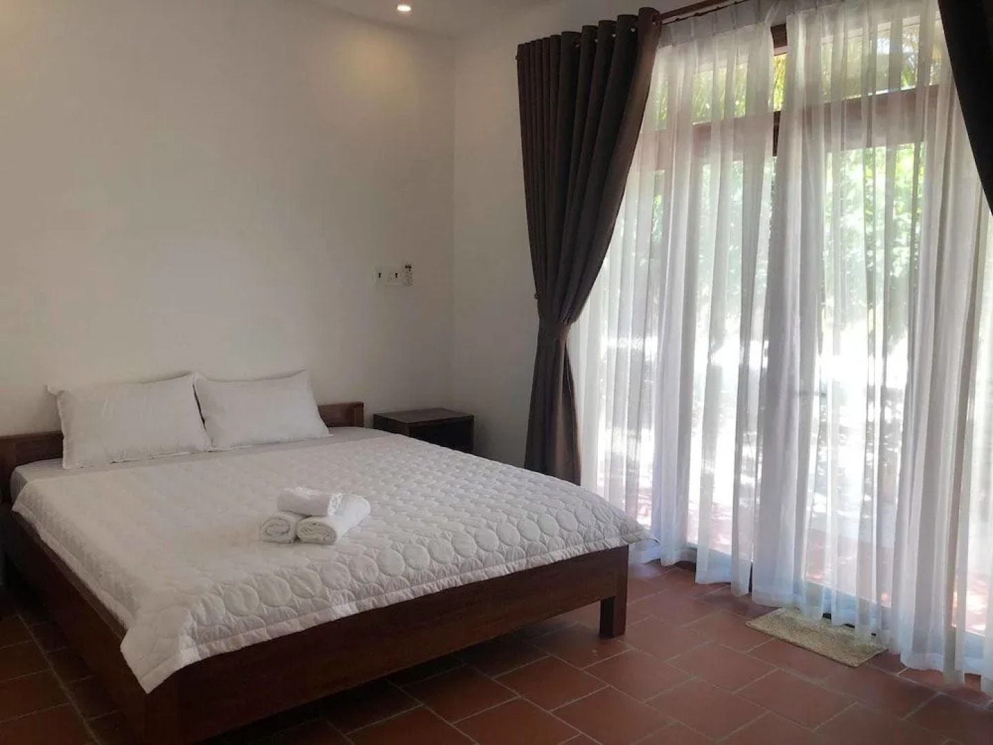 Ocean Beach Bungalows & Hostel