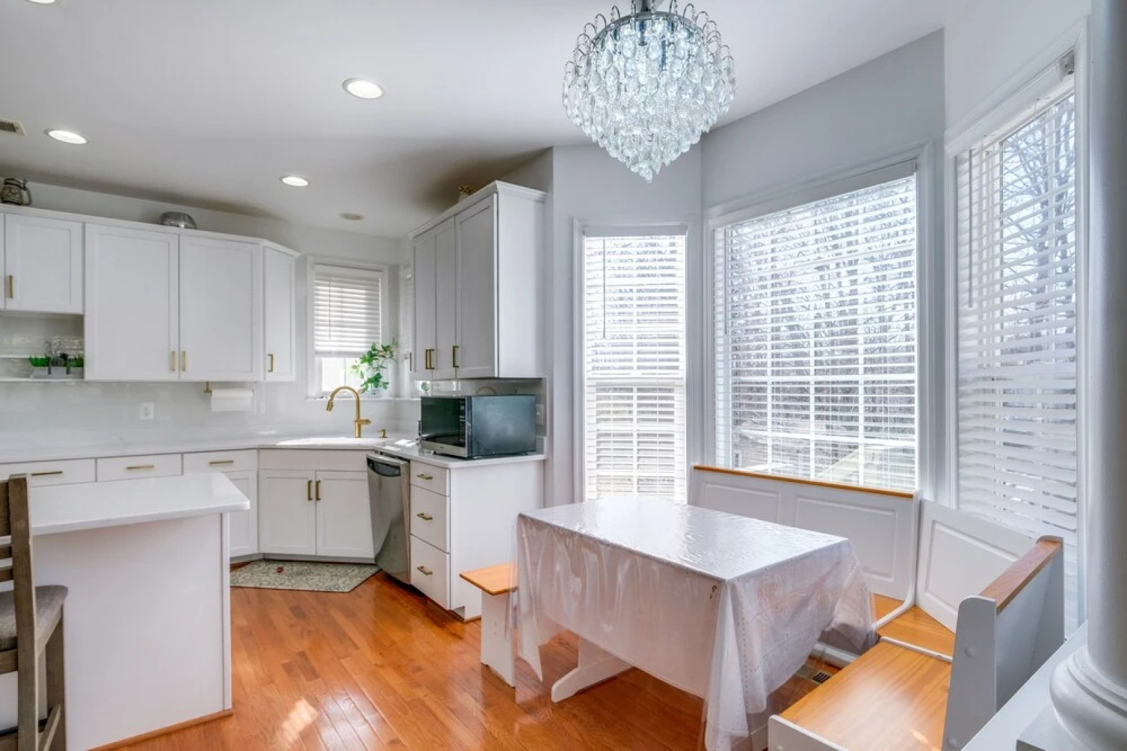 Spacious Woodbridge Home Near Leesylvania Park!