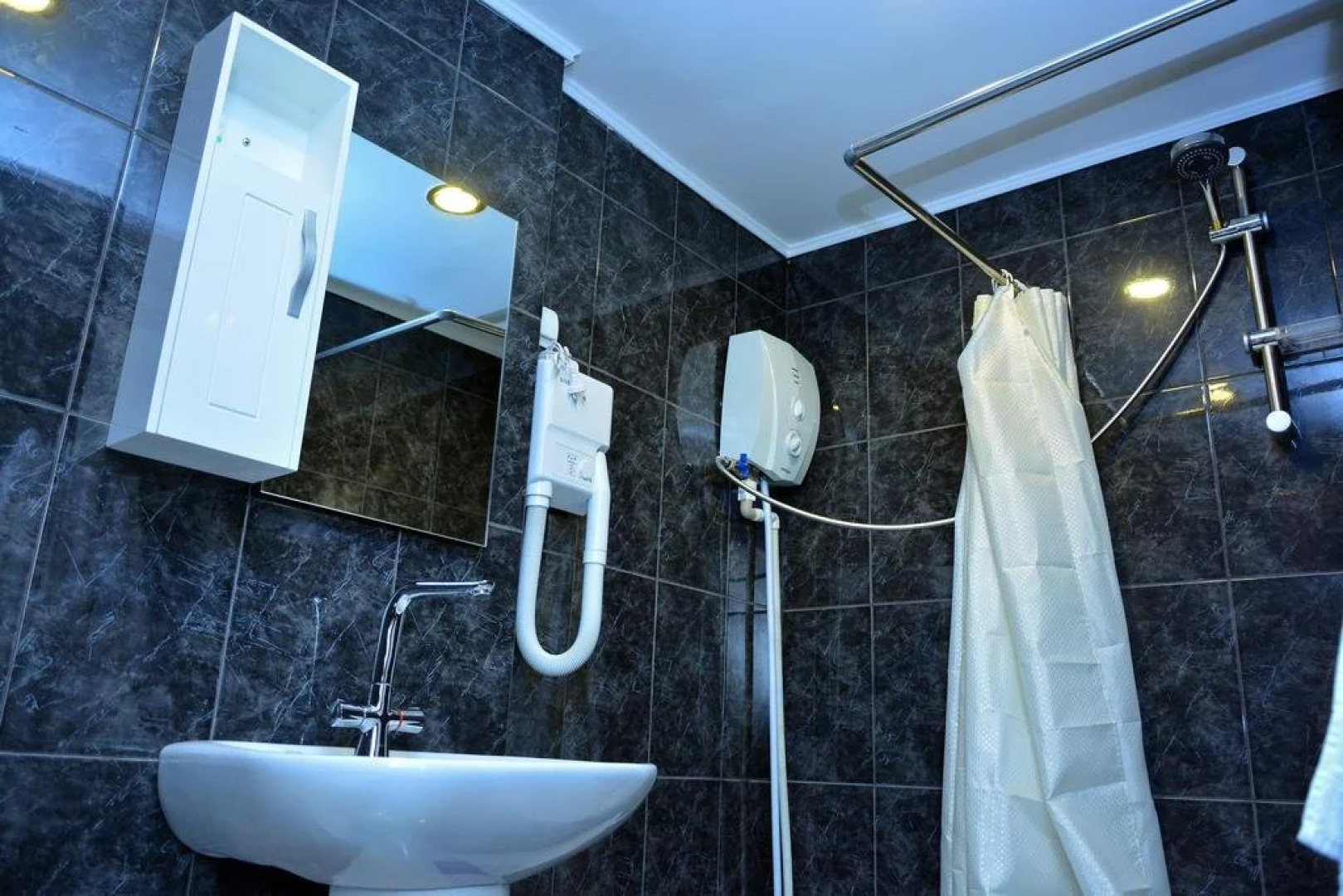 Отель Sanahin Bridge