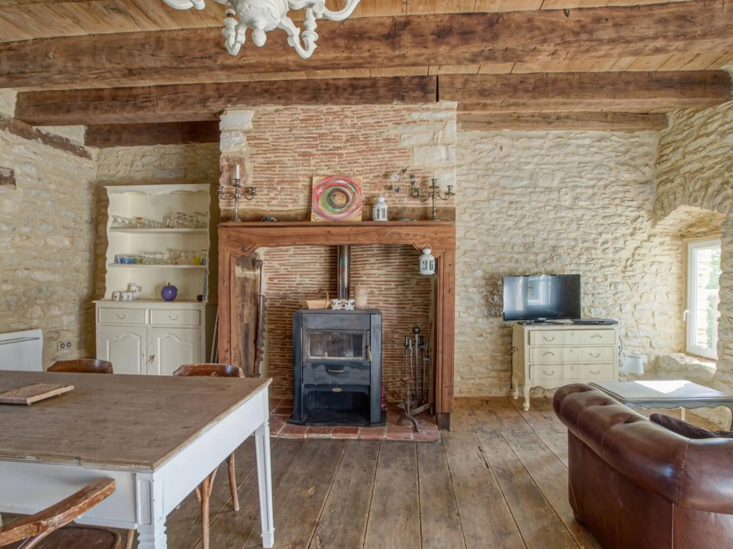 Garden-View Holiday Home in Dégagnac with Jacuzzi