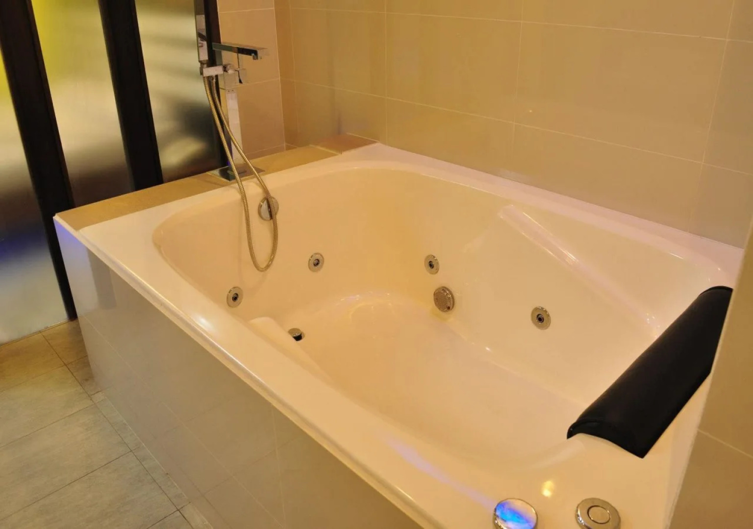 Hotel DreamWorld Las Pinas