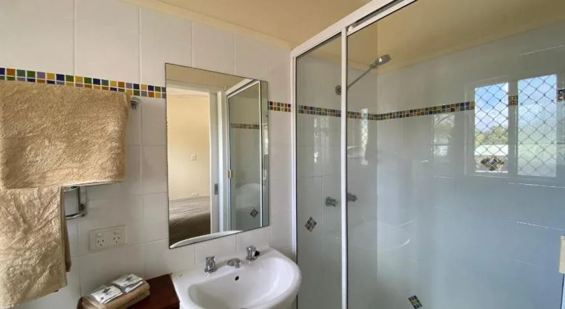 Cooktown Motel and Pams Place Hostel