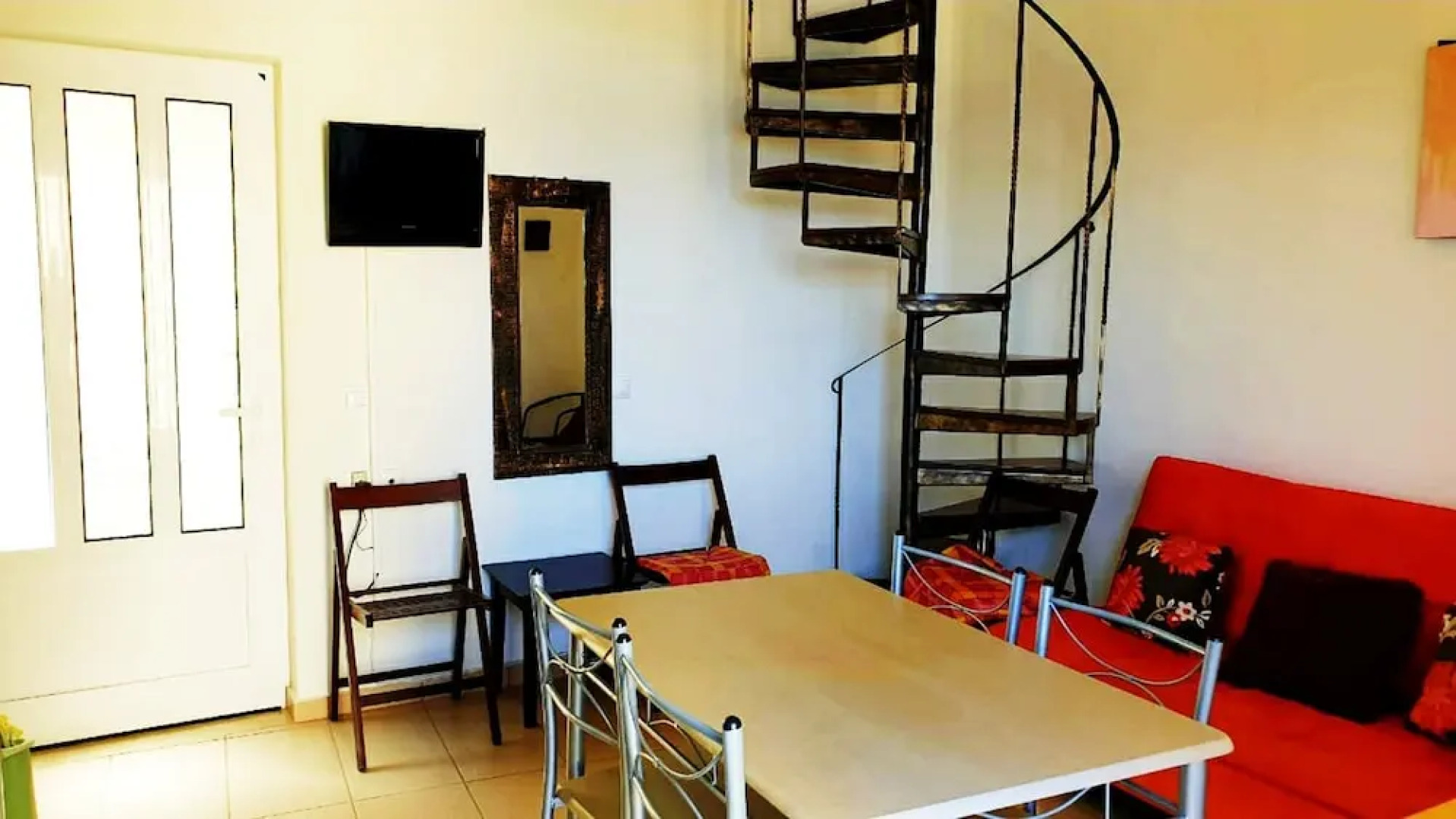 Homy Lovely House Only 1 Min From Sea