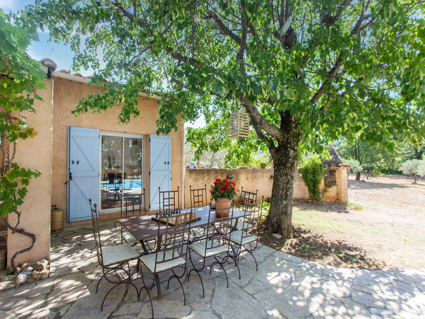 Very attractive detached villa with its own swimming pool