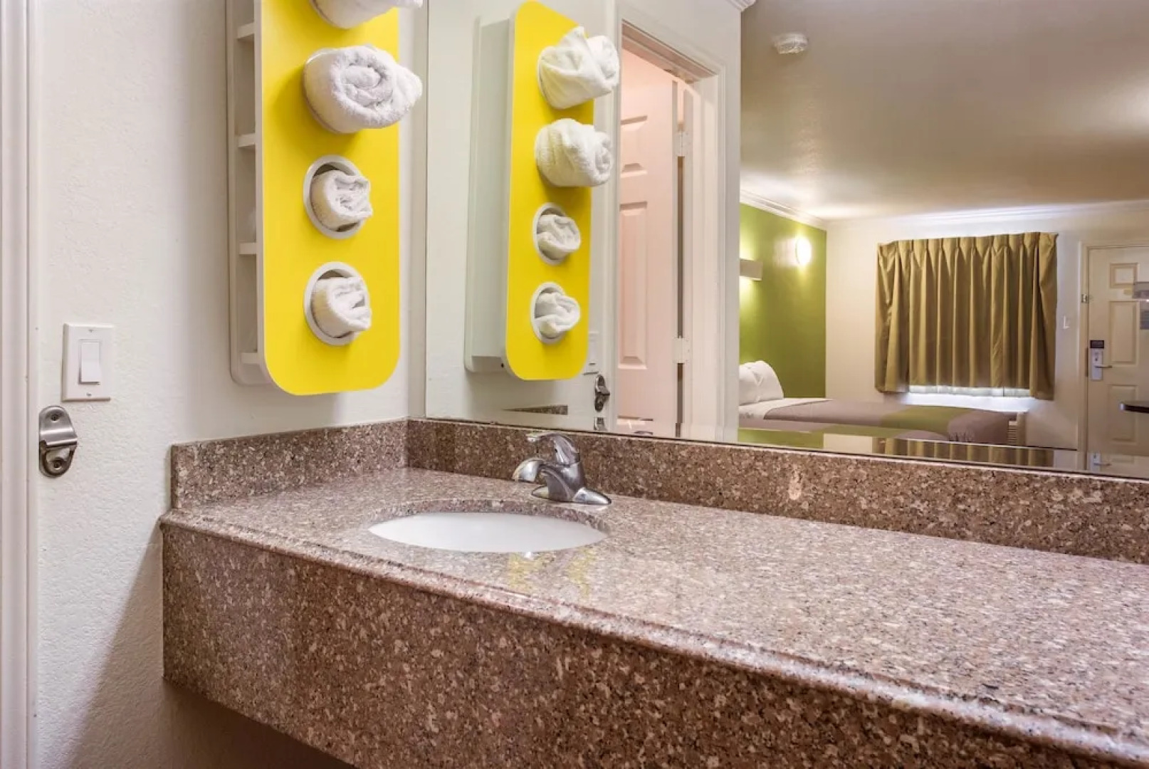 Motel 6 Lake Charles On The Bayou