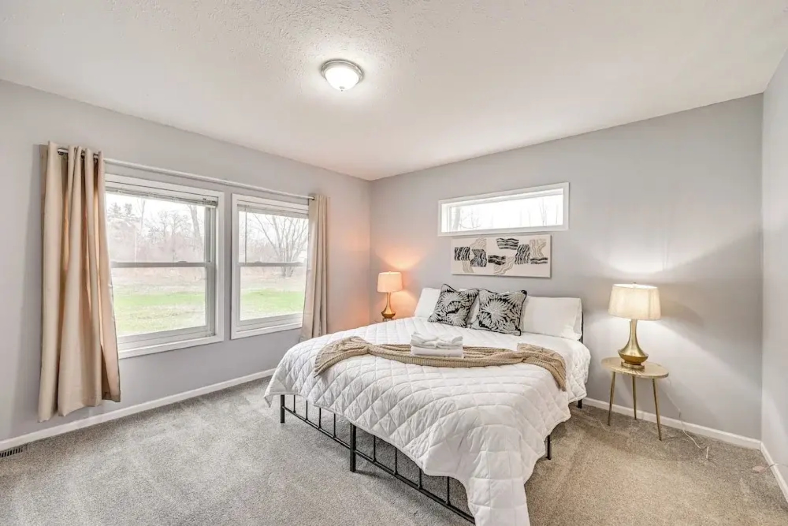 3 Mi to Dtwn: Family-friendly Home in South Haven!