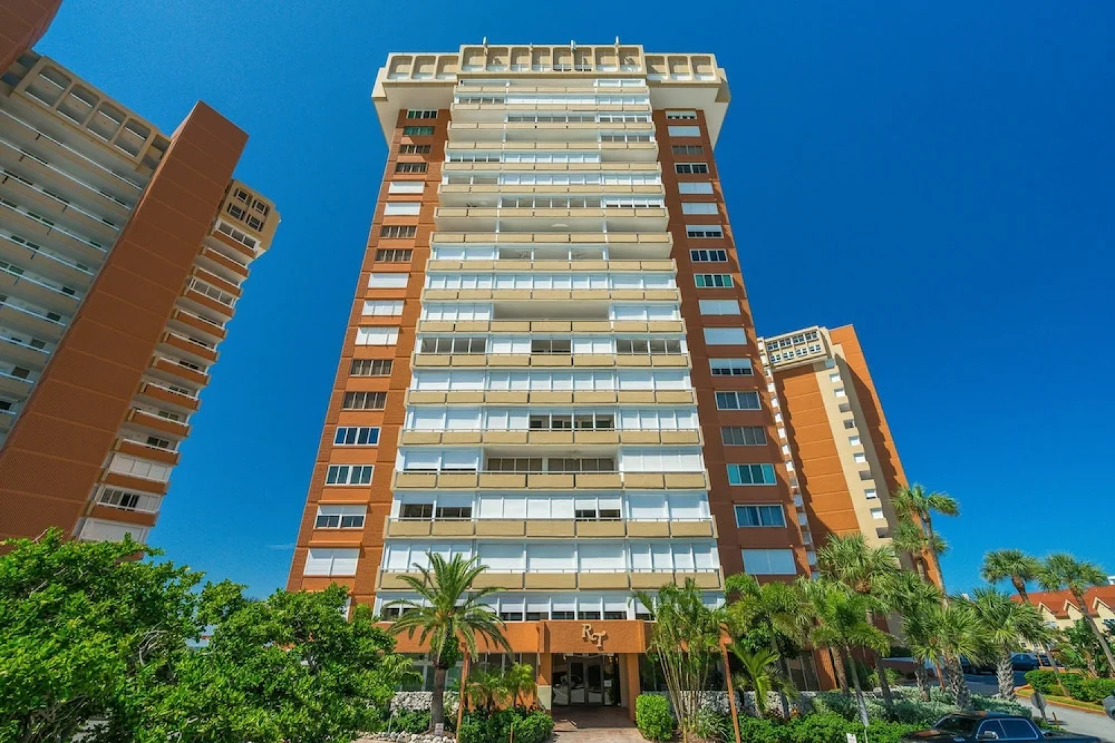 Redington Towers 406 by Vtrips