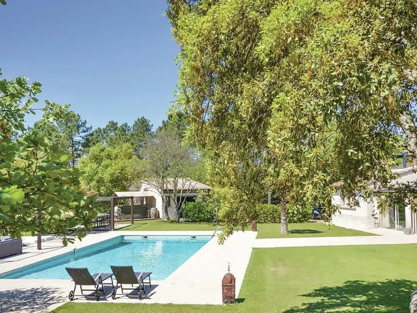 Top! Villa With Heated Jacuzzi, Private Pool, Large Lawn and Outdoor Kitchen