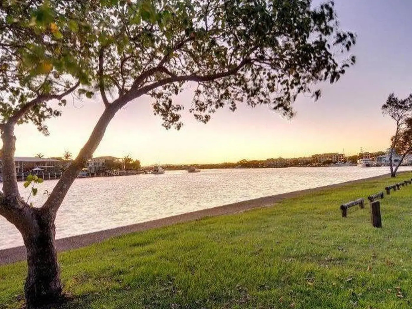 Mariner Cove 1 - 2 BDRM Apt on Parkyn Pde