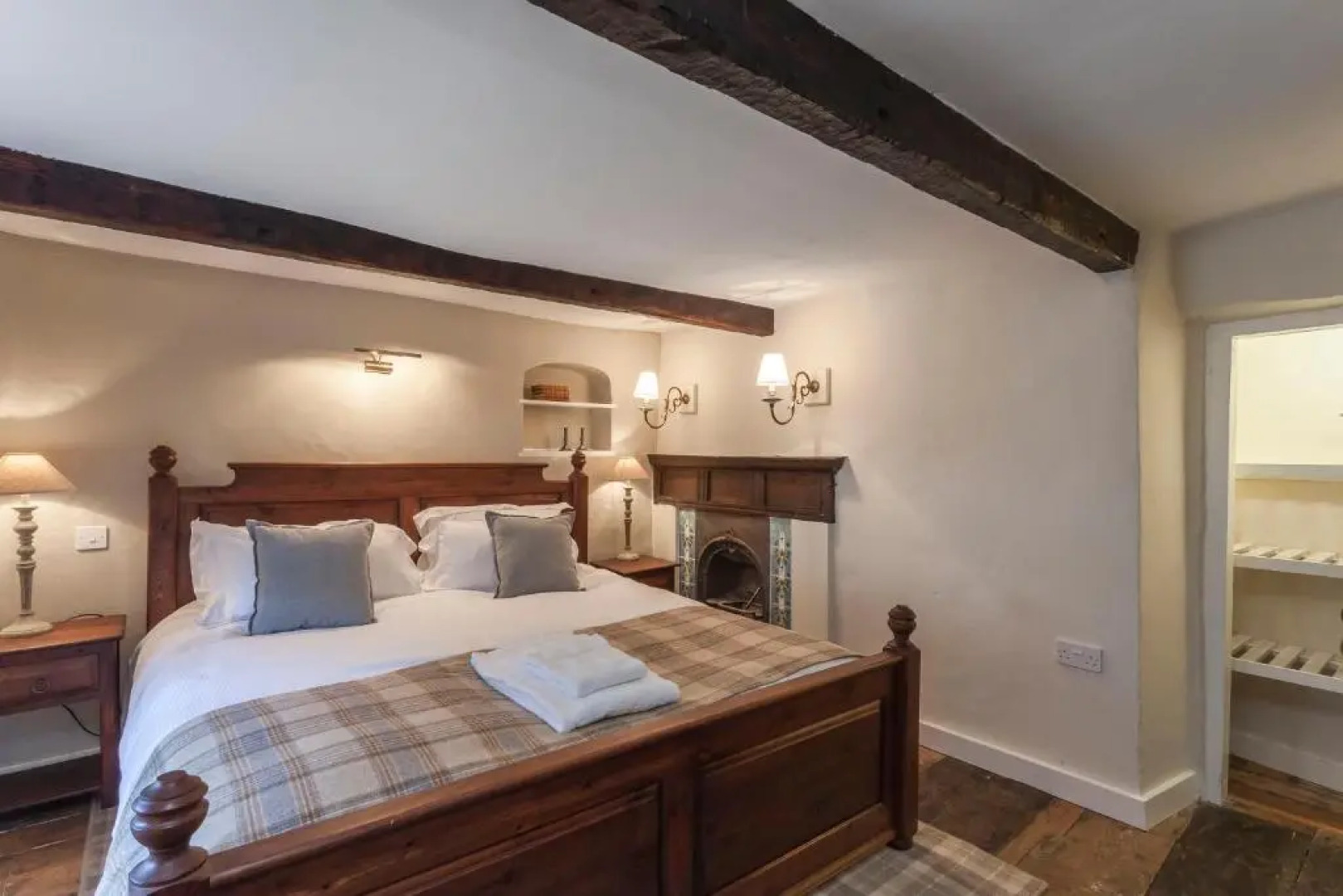 Three Little Pigs Luxury Cottage